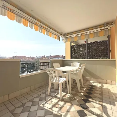 Apartment Peaceful Retreat In Close To The